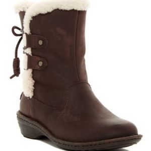 UGG Acadia lace up boot